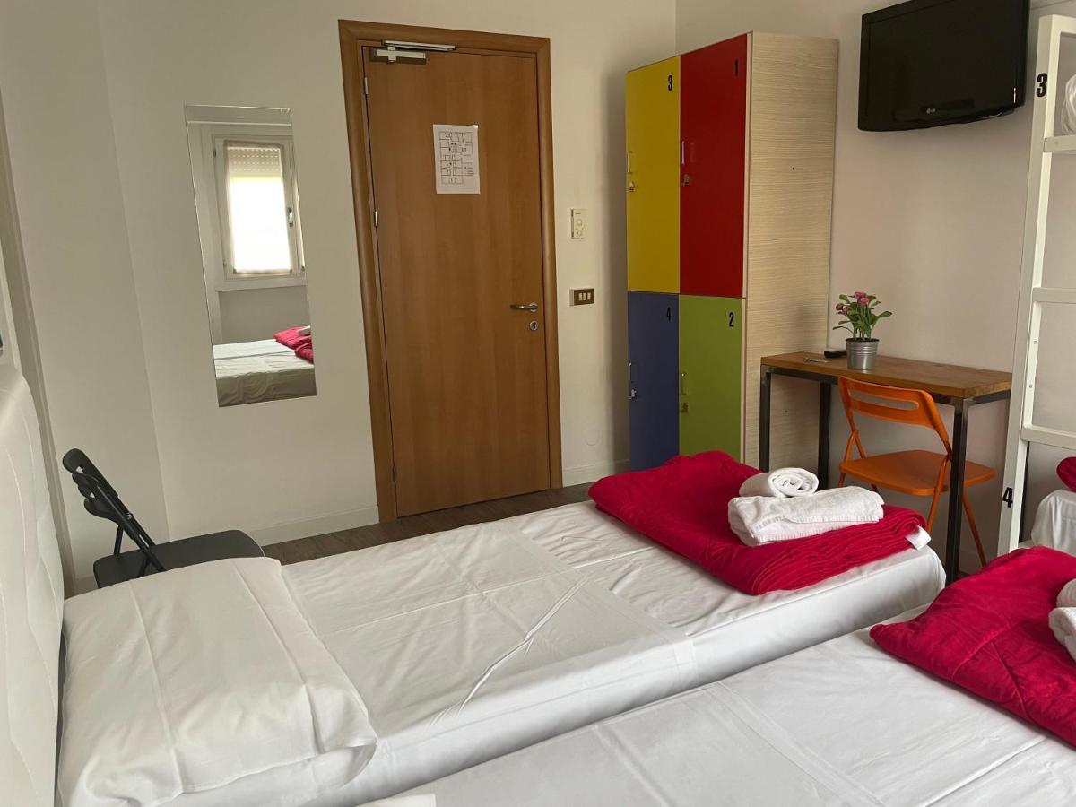 Lake Garda Hostel サロ エクステリア 写真