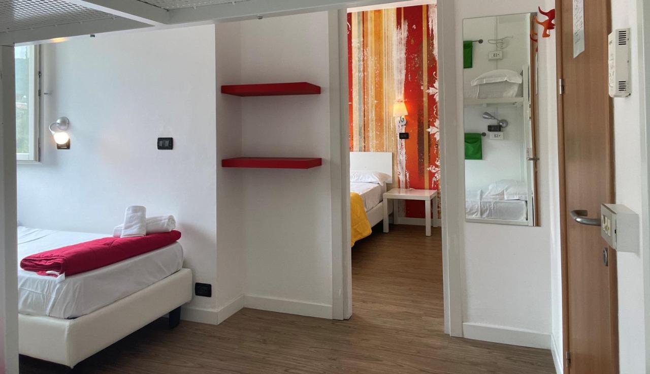 Lake Garda Hostel サロ エクステリア 写真
