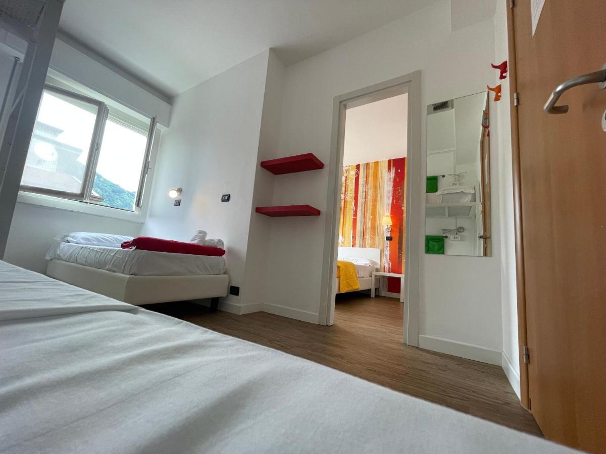 Lake Garda Hostel サロ エクステリア 写真