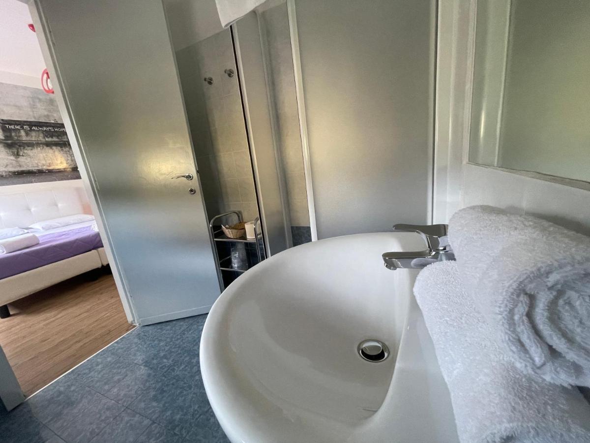 Lake Garda Hostel サロ エクステリア 写真