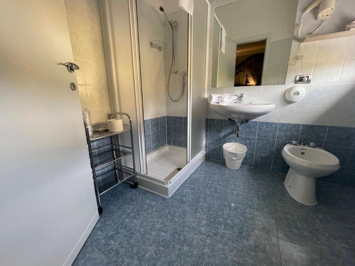 Lake Garda Hostel サロ エクステリア 写真