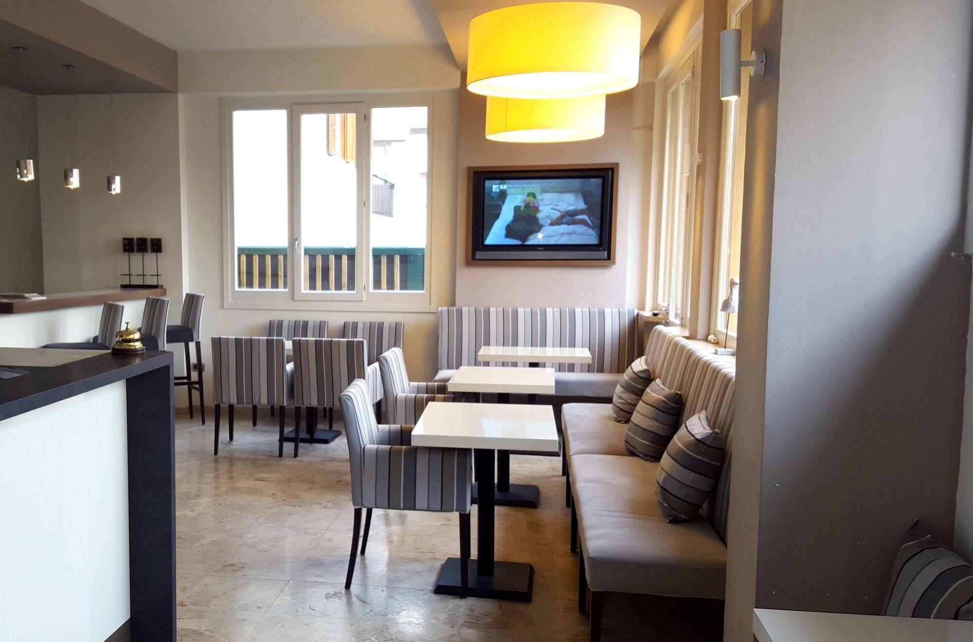 Lake Garda Hostel サロ エクステリア 写真