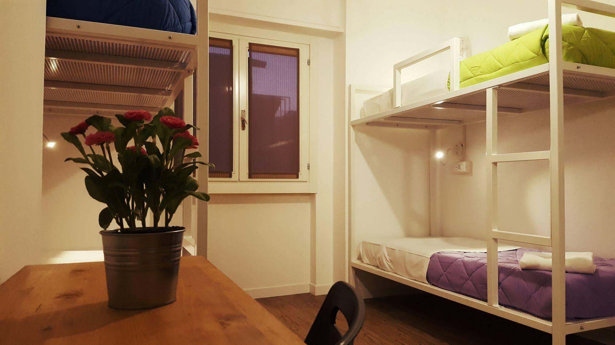 Lake Garda Hostel サロ エクステリア 写真