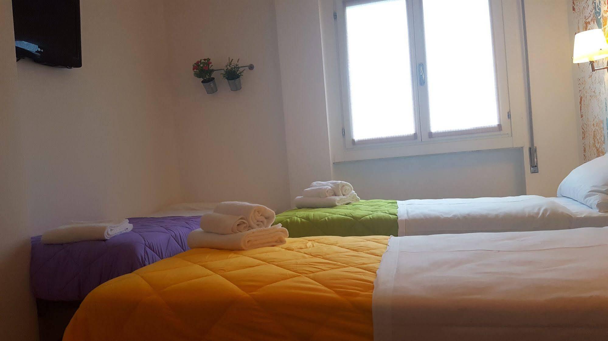 Lake Garda Hostel サロ エクステリア 写真